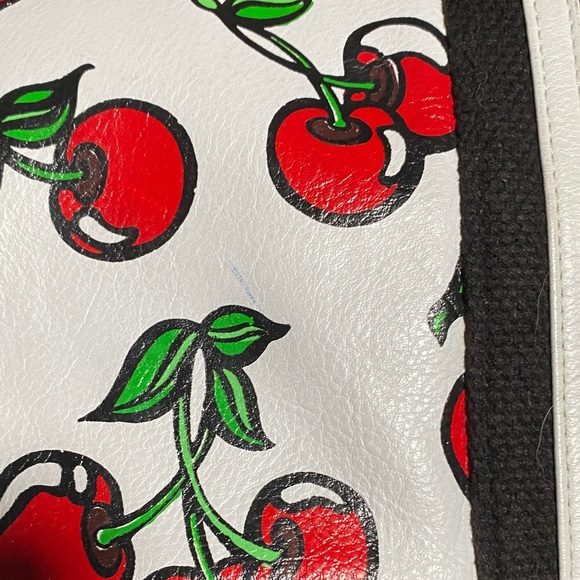 Isabella Fiore Black and White Cherry leather Shoulder Bag - Picture 13 of 13